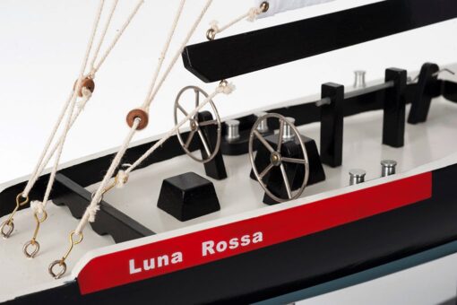 Luna Rossa model